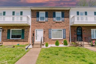 1137 Madison St Apt 10, Clarksville, TN 37040
