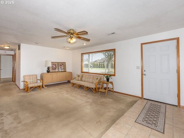 204 Ne 97TH Ave, Vancouver, WA 98664