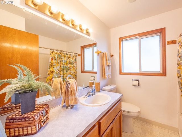 204 Ne 97TH Ave, Vancouver, WA 98664