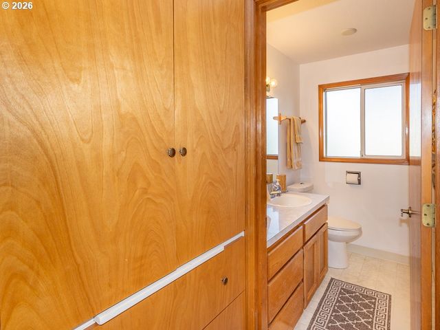 204 Ne 97TH Ave, Vancouver, WA 98664