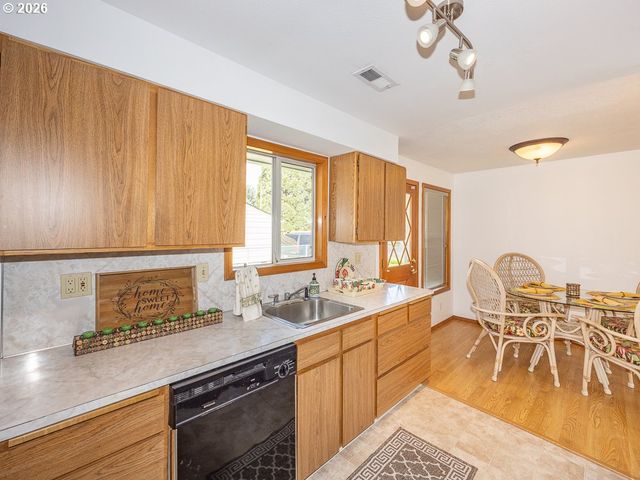 204 Ne 97TH Ave, Vancouver, WA 98664