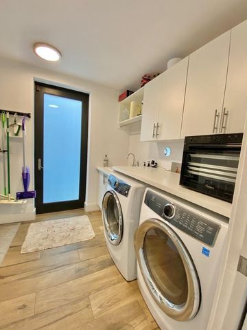 348 Balboa Street, Hollywood, FL 33019