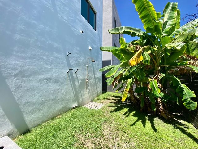 348 Balboa Street, Hollywood, FL 33019