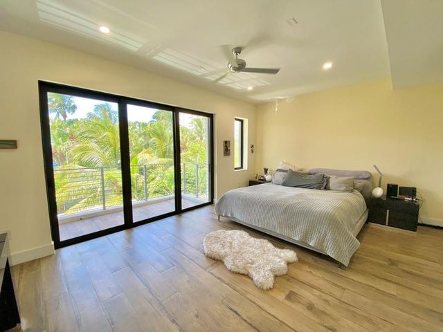 348 Balboa Street, Hollywood, FL 33019