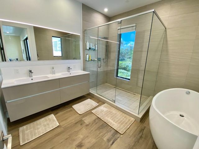348 Balboa Street, Hollywood, FL 33019