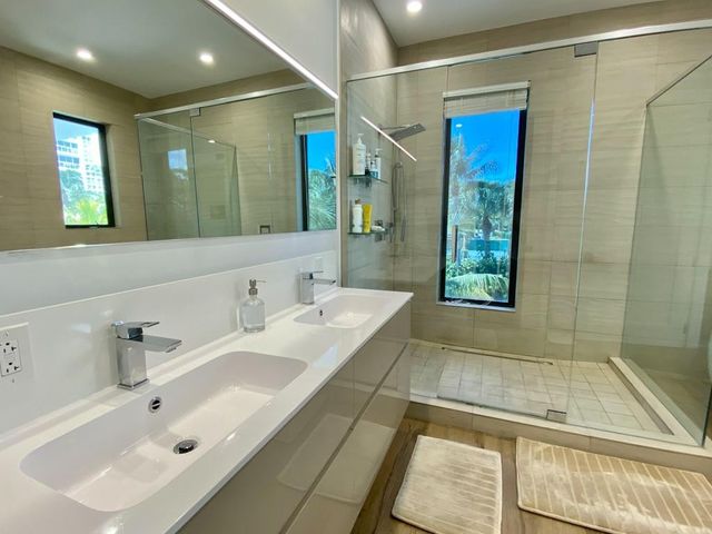 348 Balboa Street, Hollywood, FL 33019