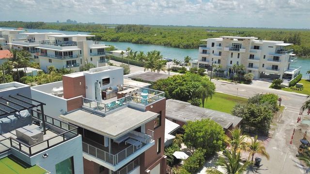 348 Balboa Street, Hollywood, FL 33019
