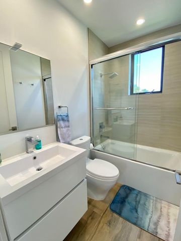348 Balboa Street, Hollywood, FL 33019