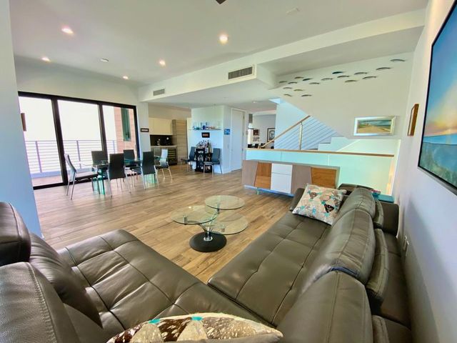 348 Balboa Street, Hollywood, FL 33019