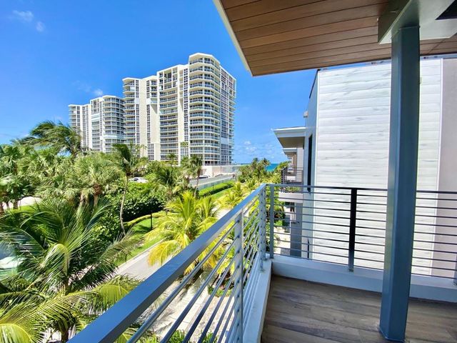 348 Balboa Street, Hollywood, FL 33019