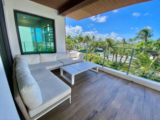348 Balboa Street, Hollywood, FL 33019