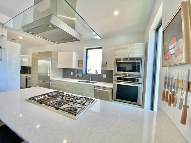 348 Balboa Street, Hollywood, FL 33019
