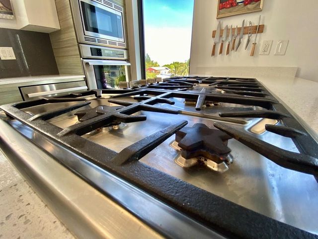 348 Balboa Street, Hollywood, FL 33019