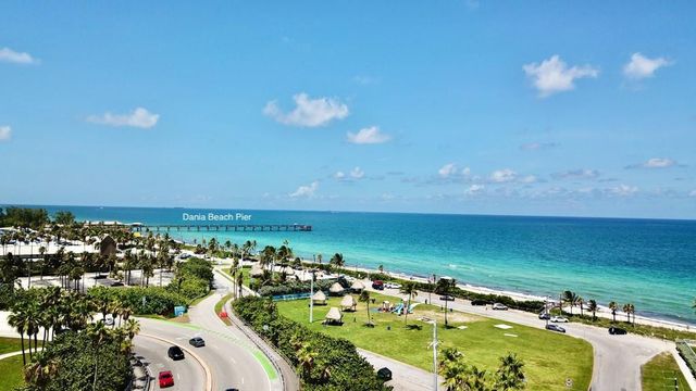 348 Balboa Street, Hollywood, FL 33019
