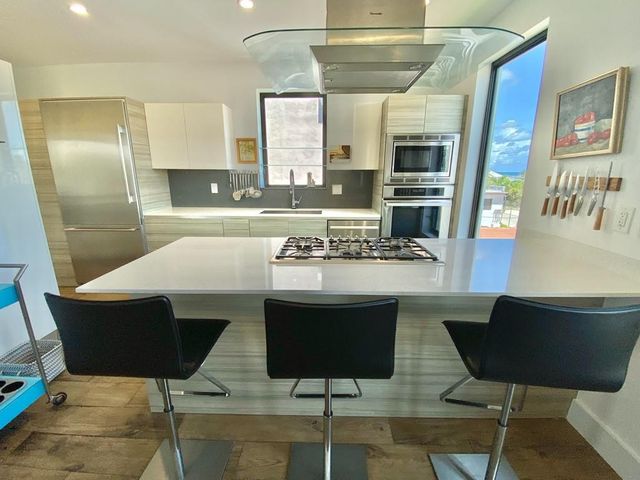 348 Balboa Street, Hollywood, FL 33019
