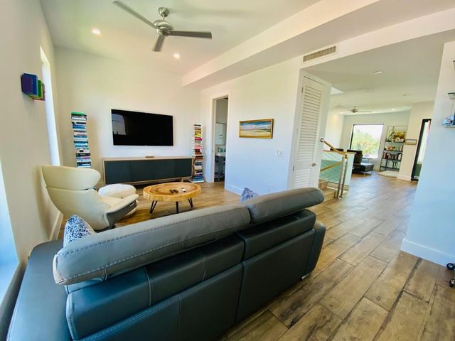 348 Balboa Street, Hollywood, FL 33019