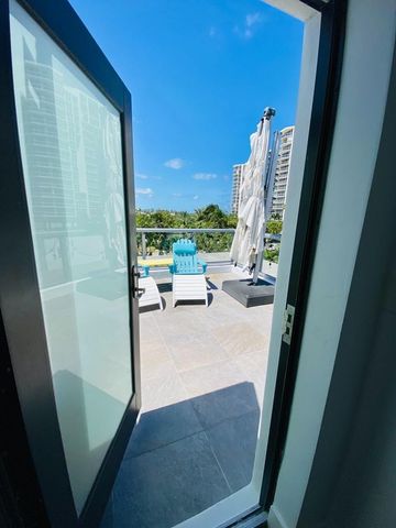 348 Balboa Street, Hollywood, FL 33019