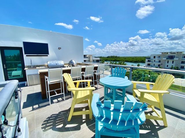 348 Balboa Street, Hollywood, FL 33019
