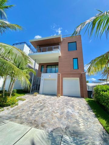 348 Balboa Street, Hollywood, FL 33019