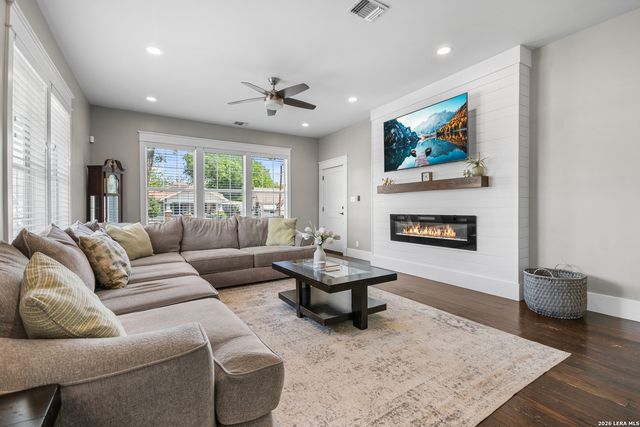 1502 NOLAN ST, San Antonio, TX 78202