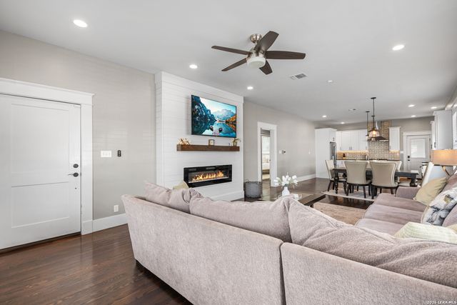 1502 NOLAN ST, San Antonio, TX 78202