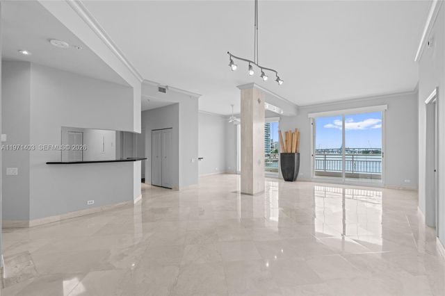 888 Brickell Key Dr 408, Miami, FL 33131