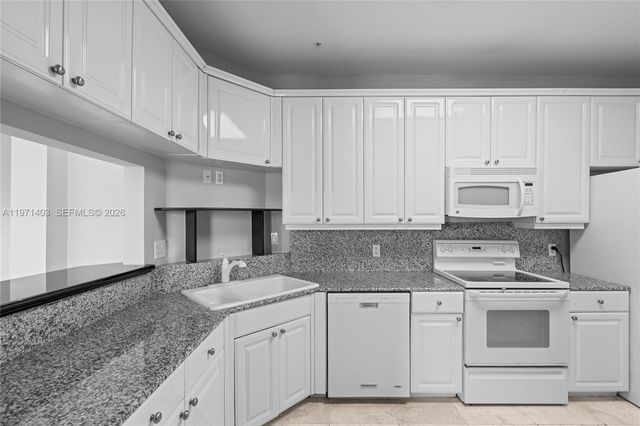 888 Brickell Key Dr 408, Miami, FL 33131