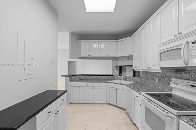 888 Brickell Key Dr 408, Miami, FL 33131