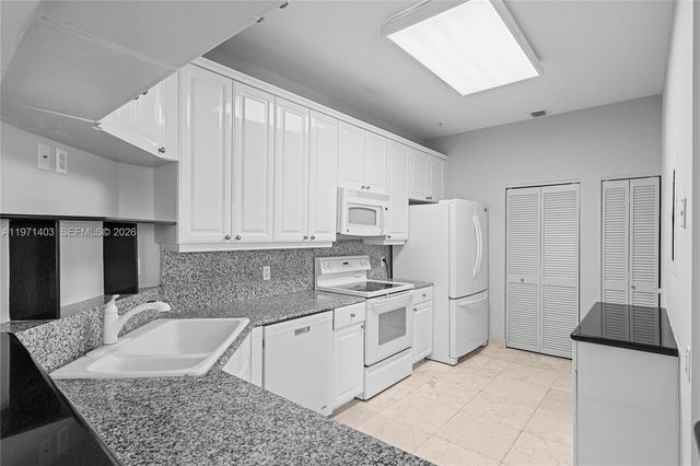 888 Brickell Key Dr 408, Miami, FL 33131