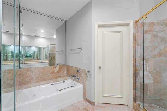 888 Brickell Key Dr 408, Miami, FL 33131