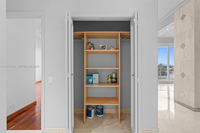 888 Brickell Key Dr 408, Miami, FL 33131