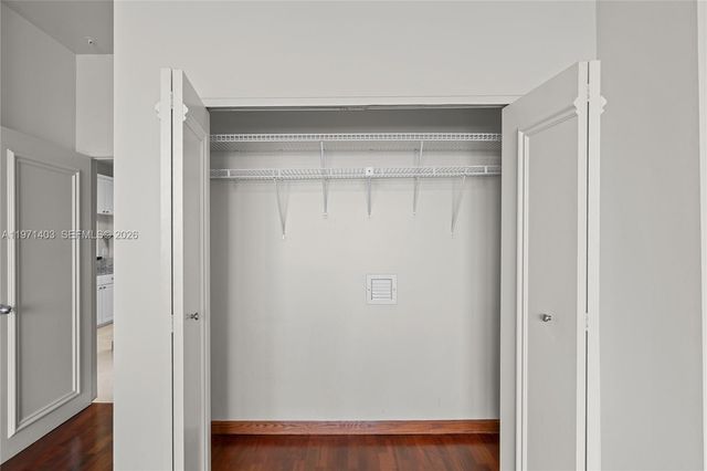 888 Brickell Key Dr 408, Miami, FL 33131