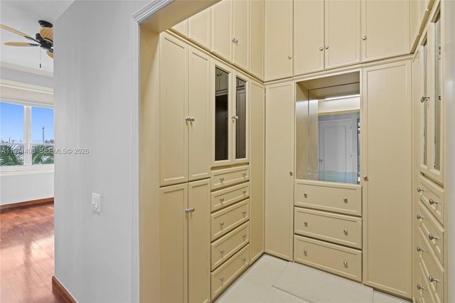 888 Brickell Key Dr 408, Miami, FL 33131