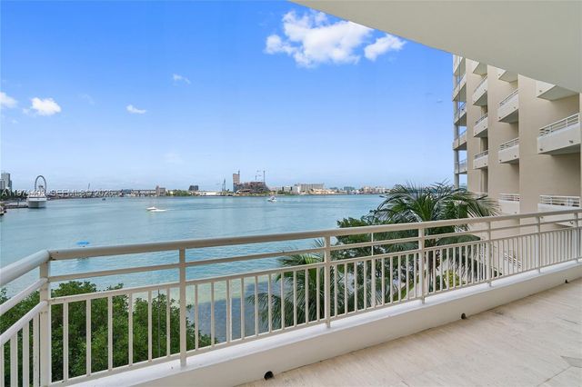 888 Brickell Key Dr 408, Miami, FL 33131
