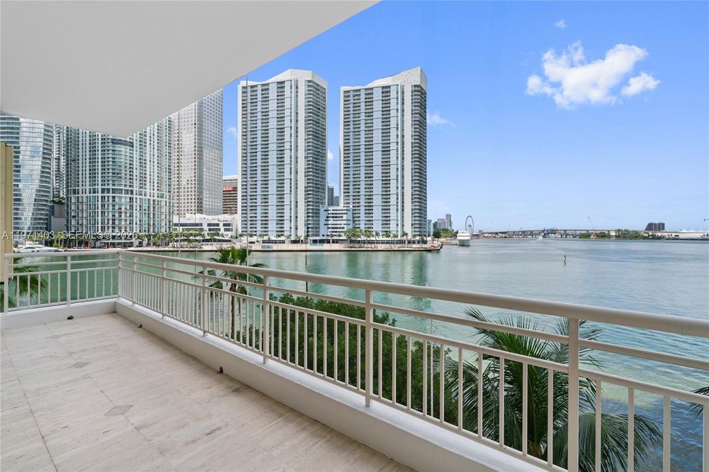 888 Brickell Key Dr 408, Miami, FL 33131