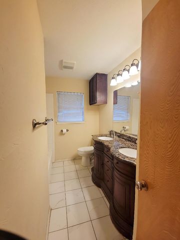 1124 Harrison Lane, Hurst, TX 76053