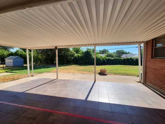 1124 Harrison Lane, Hurst, TX 76053