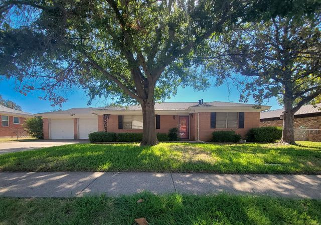 1124 Harrison Lane, Hurst, TX 76053
