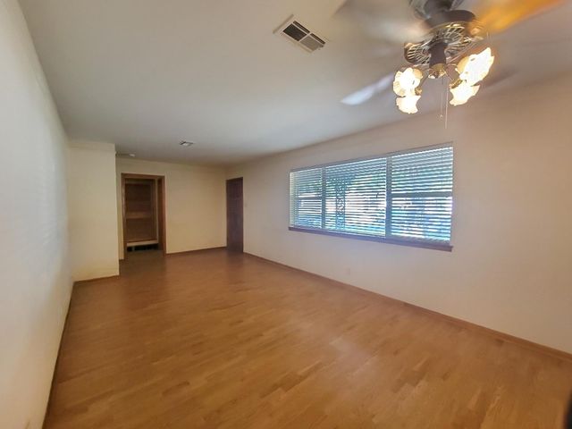 1124 Harrison Lane, Hurst, TX 76053