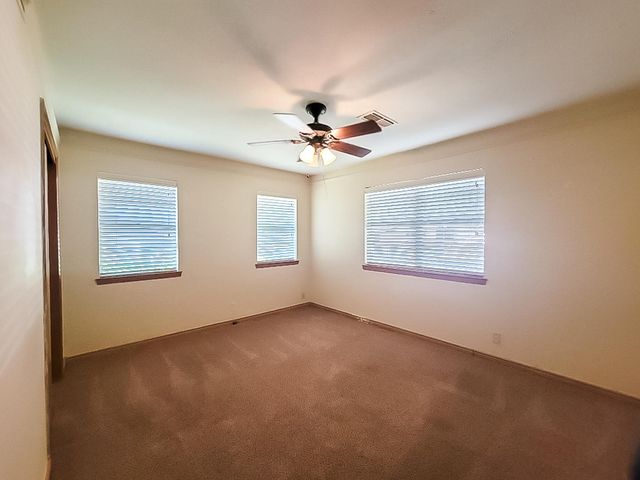 1124 Harrison Lane, Hurst, TX 76053