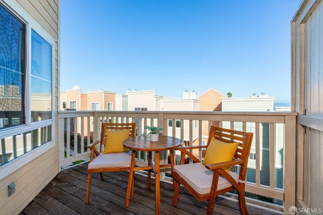 116 Jerrold Avenue, San Francisco, CA 94124