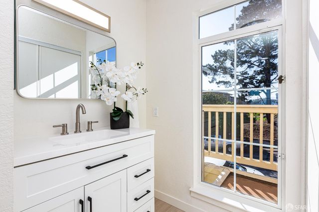 116 Jerrold Avenue, San Francisco, CA 94124