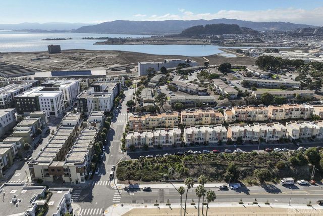 116 Jerrold Avenue, San Francisco, CA 94124