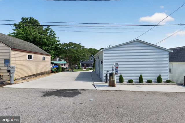1914 POPLAR RD, Essex, MD 21221