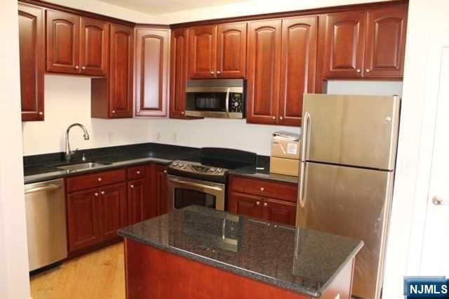 20 Ave At Port Imperial 323, West New York, NJ 07093