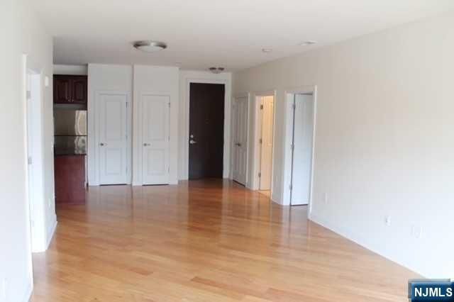20 Ave At Port Imperial 323, West New York, NJ 07093