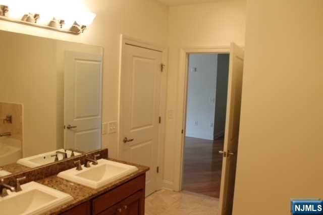 20 Ave At Port Imperial 323, West New York, NJ 07093