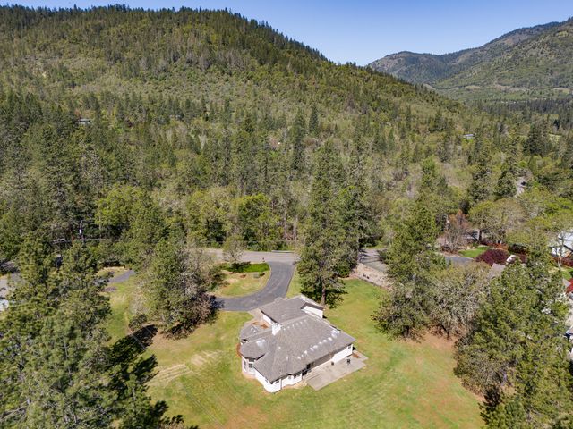 459 Savage Creek Road, Grants Pass, OR 97527