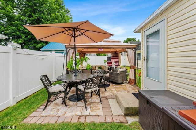 77 Pacific Blvd, Old Bridge Twp., NJ 07735