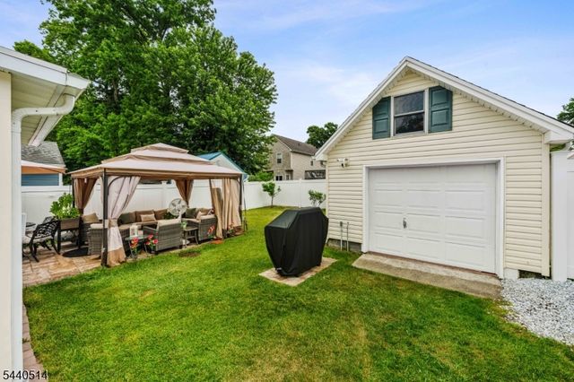 77 Pacific Blvd, Old Bridge Twp., NJ 07735